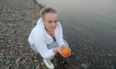Хочу обнимашек и целовашек! )) Ты ведь не дашь мне скучать в одиночестве?