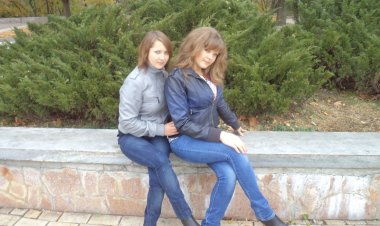 Ищем парней. Мы не замужем. Дайте нам любовь и отношения)
